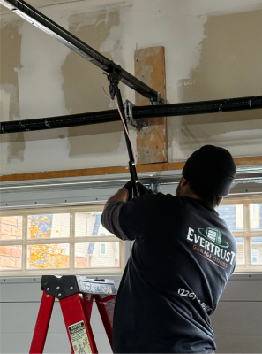 garage door opener repair in Kitchener, Waterloo, Cambridge and Guelph - Evertrust Garage Doors